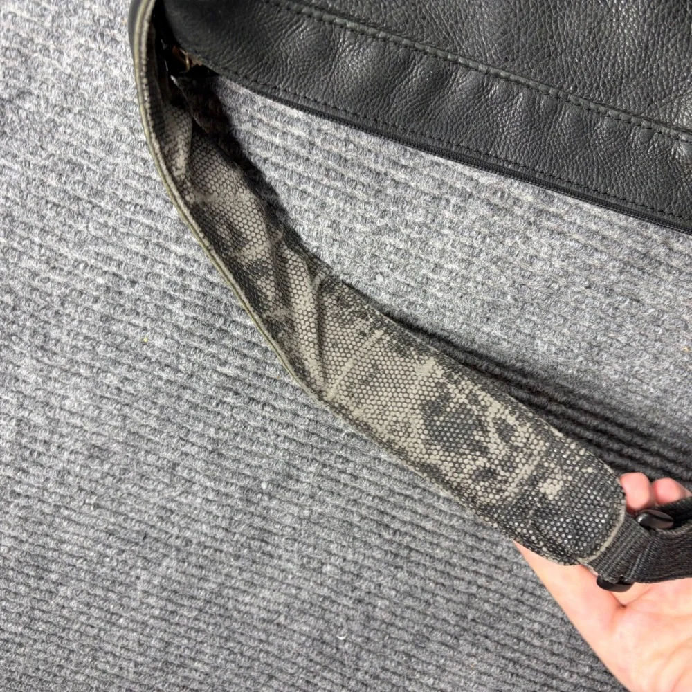 LL Bean AmeriBag Healthy Back Bag Black Leather Sling Backpack Medium 0PX84